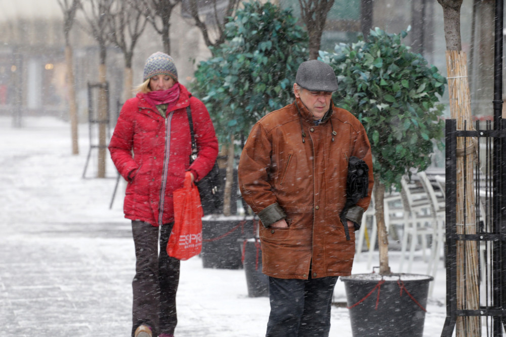 Od večeras preokret vremena: Srbiju očekuju kiša, zima i SNEG! Evo gde će prvo zavejati!