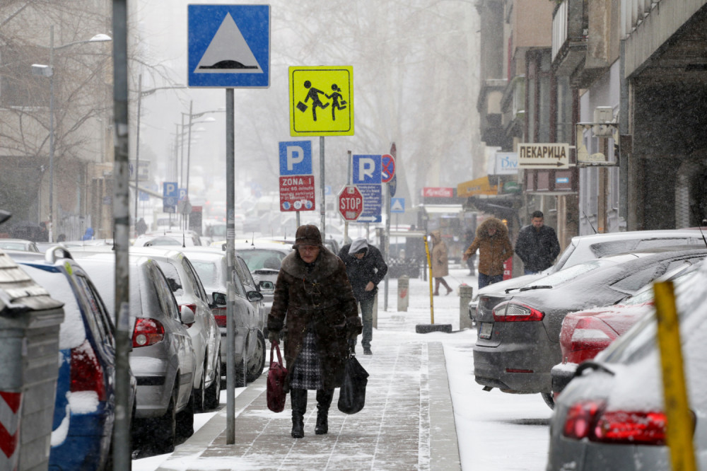 Jeste li izvadili zimsku garderobu?! Temperatura od danas zalazi duboko u minus, PONEGDE SNEG!