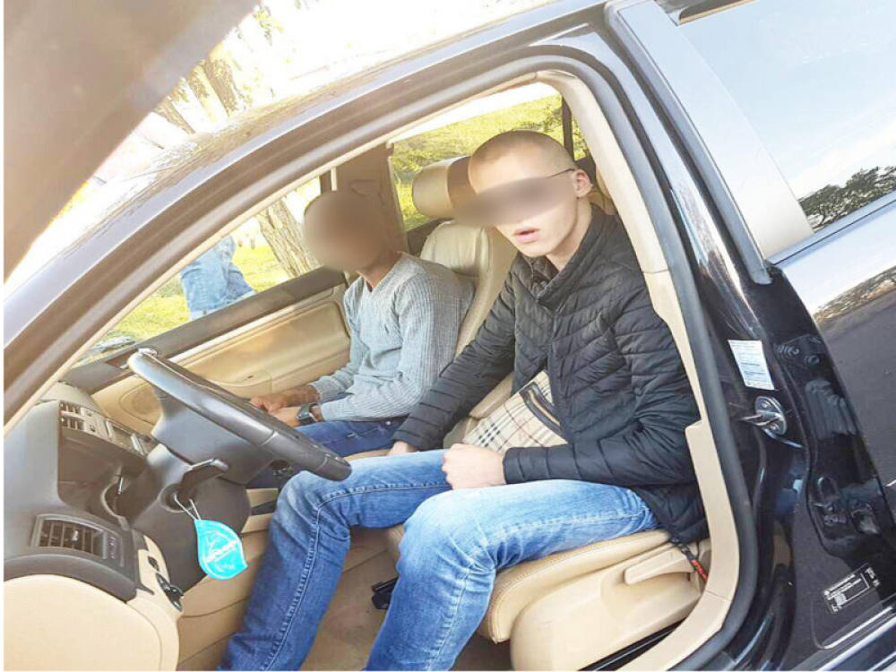 Ozloglašeni klanovi iz Crne Gore traže "čiste mladiće", za laku lovu obavljaju OPASNE POSLOVE i u Srbiji!