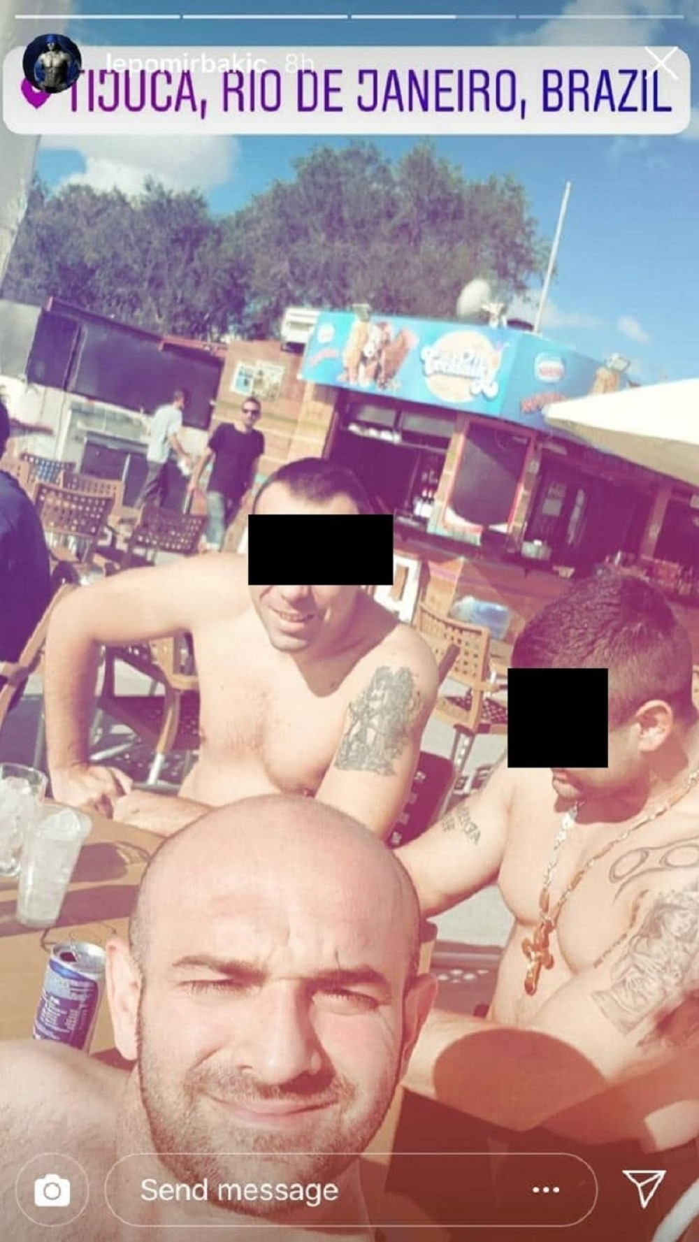 Boškov glavni čovek za BIA Lepomir Bakić uživa u muškom društvu u Brazilu