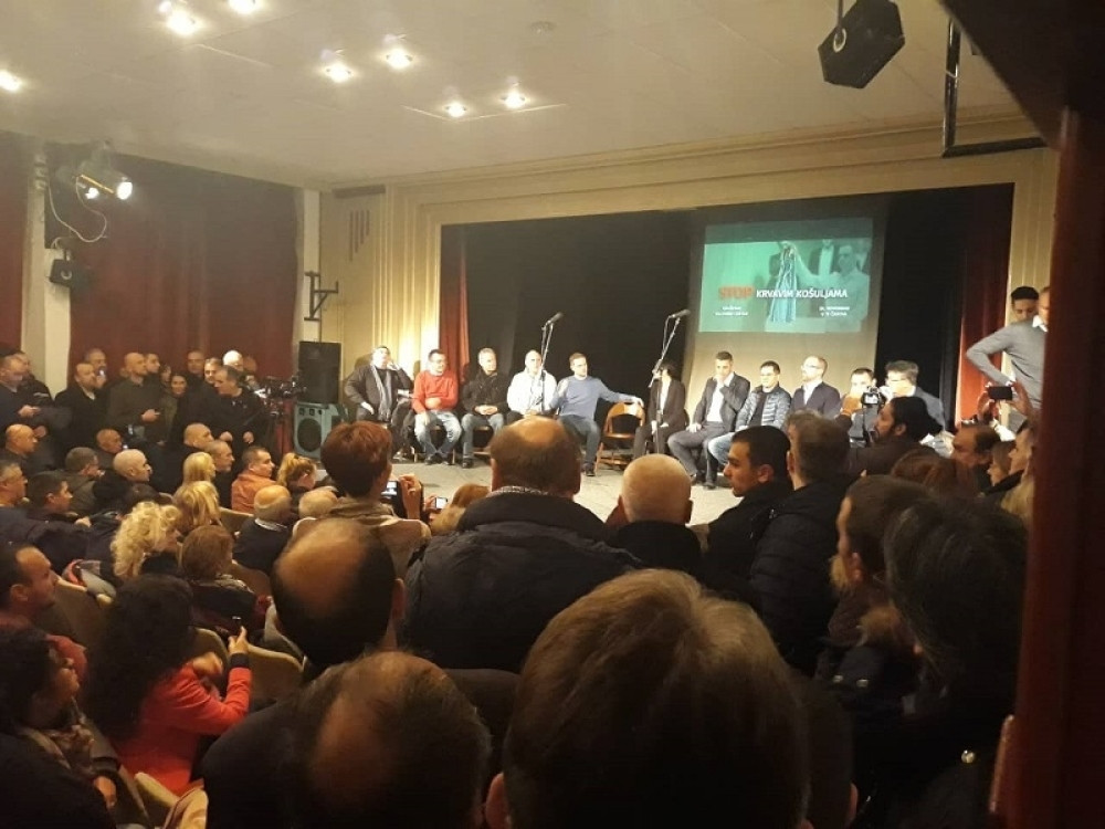 Kad vidite čime je tajkun Đilas došao u Kruševac, opasno će vam zaigrati nervi! (FOTO)