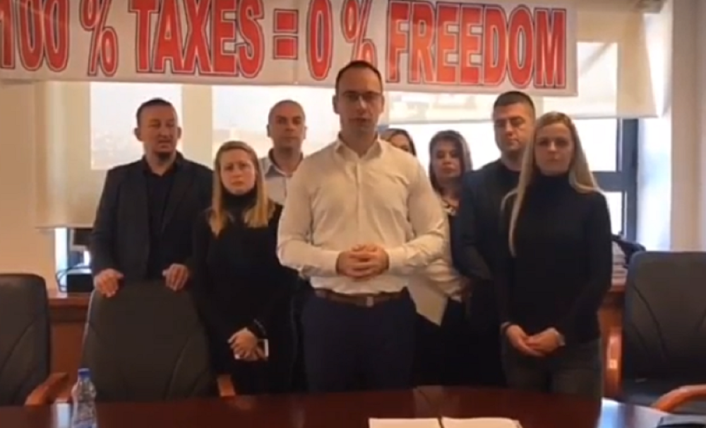 Ostaćemo ovde dok se ne sastanemo sa Hanom!