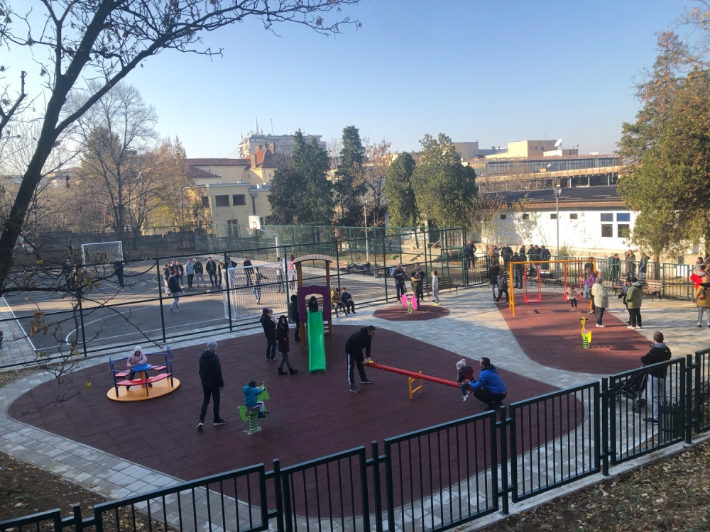 Nova pravila za igrališta u Srbiji: Ako ne budu imala ovaj znak, ne puštajte decu da se tamo igraju!