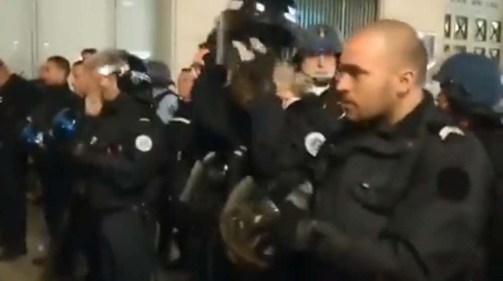 Nepoznate i nikad viđene pošasti opsnije od terorista do krvi izgrizle policajce