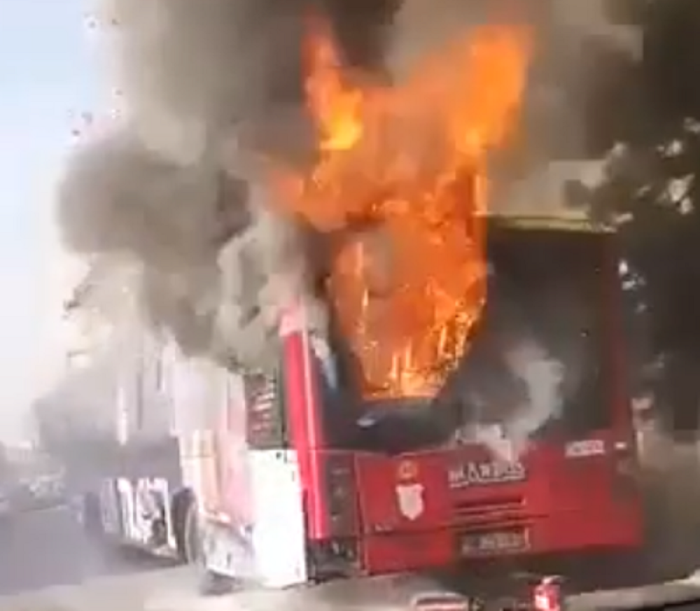 Zapalio se autobus GSP-a, vatrogasci izašli na lice mesta!