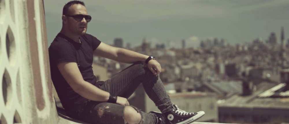 Da li je ovo hvala? Karleuša je uz njega vrckala a on poručuje TVOJE! EVO I KOME! (VIDEO+FOTO)