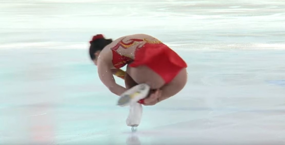 Kratka haljinica, pirueta, dve i opaa, kakav doskok! Katarina je ĆERKA PREDSEDNICE HRVATSKE i bavi se klizanjem!  (VIDEO)