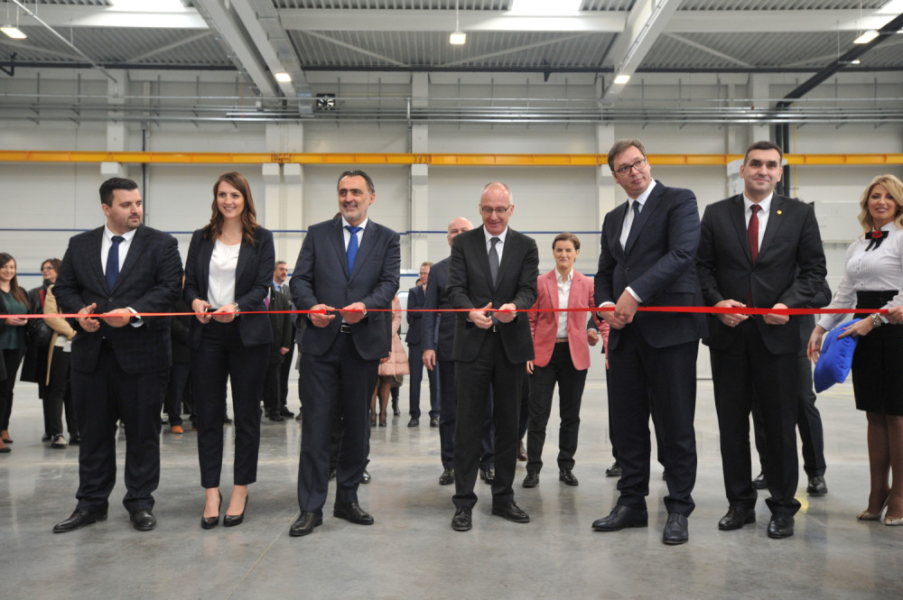 Predsednik Vučić poručio iz Kragujevca: Amerikanci stoje iza svake odluke Prištine, ali Srbija će sačuvati mir!