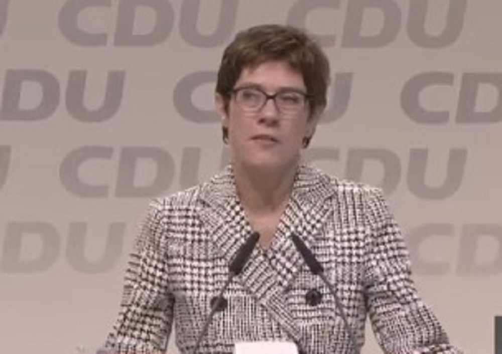 Ona je naslednica Angele Merkel!