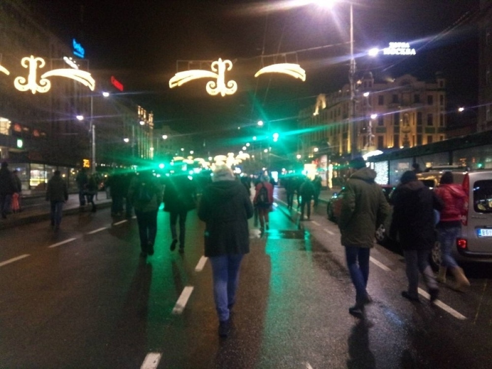 Đilasu i Bošku se priviđaju ljudi, a Albancima tenkovi! Mediji u Pristini podržali opoziciju u Srbiji, pa izmislili lažnu vest!