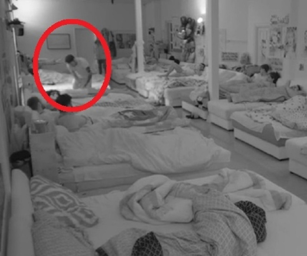 Toma se SAMOZADOVOLJAVAO gledajući Lunu, pa ga Đoganijeva pozvala kod nje!