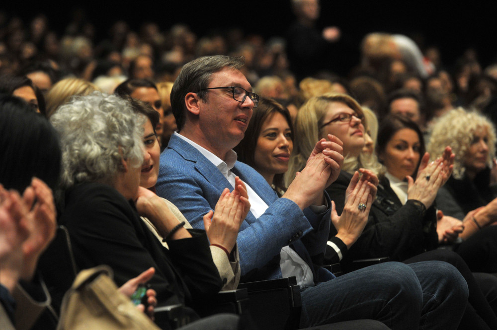 Doček uz ovacije u Sava Centru! Predsednik poslao snažnu poruku ženama u Srbiji!  (FOTO)