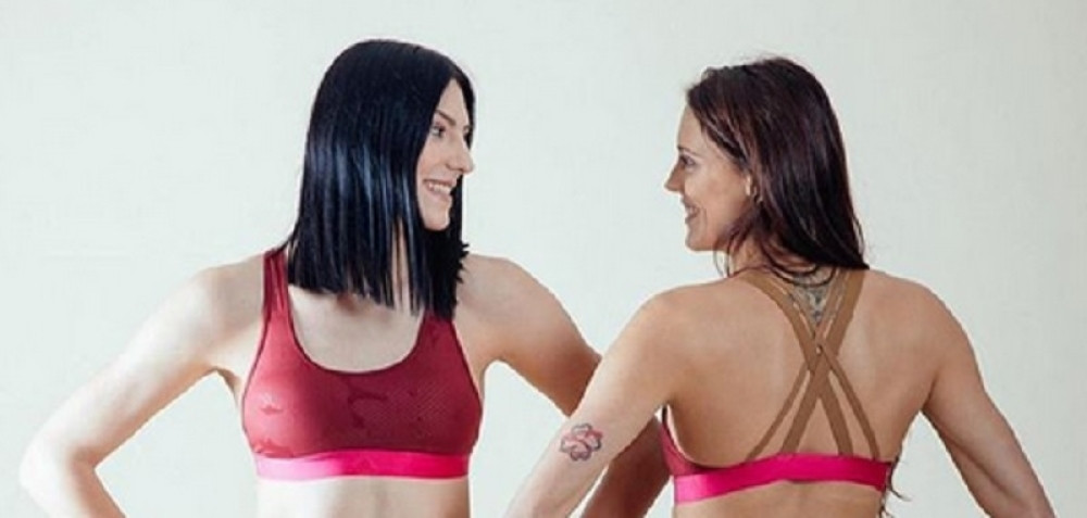 Seksi strana odbojke! Naše dve igračice se skinule, pokazale GOLE STOMAKE i savršeno zategnuta tela! (FOTO)