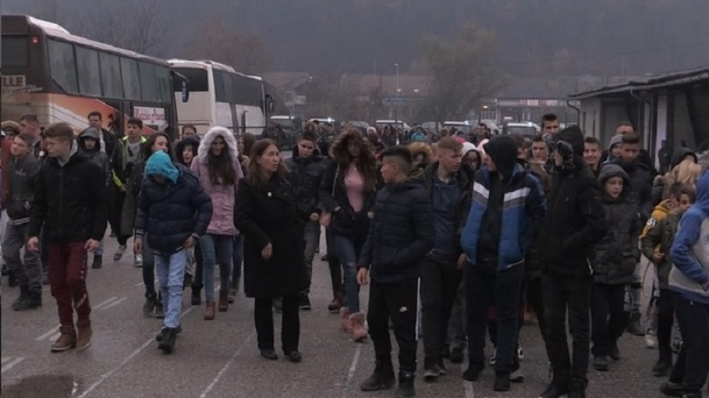 Nezavisni sindikat policije priredio deci sa Kosova i Metohije dan za pamćenje! (FOTO)