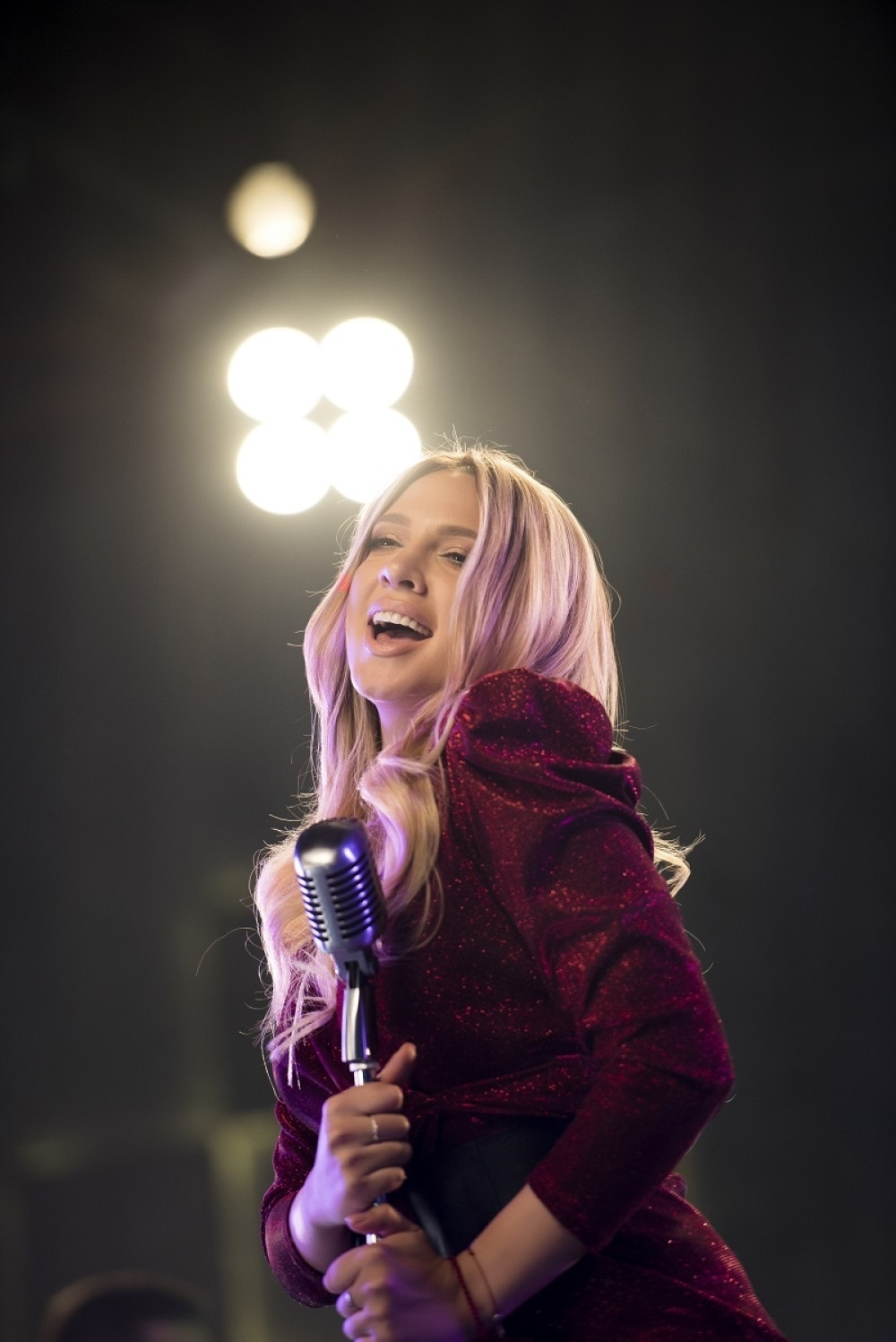 Milica Todorović gori u spotu za novu pesmu "Ista ja"