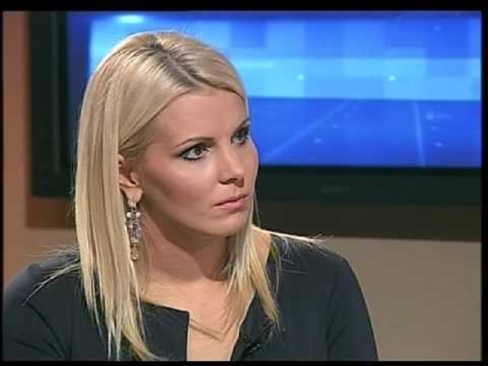 Prvo sa motornim testerama jurili urednike po javnom servisu, a sada upadaju u Alo! Ivana Vučićević objasnila Bastaću i ekipi pravila lepog ponašanja!