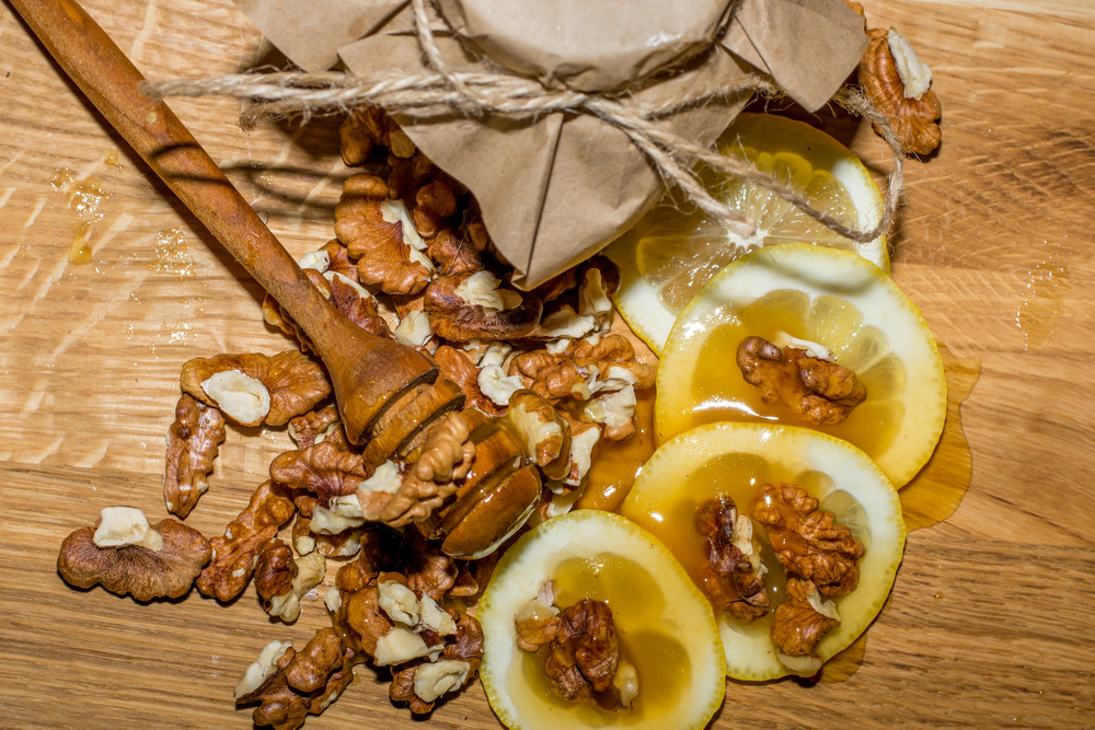 Eliksir mladosti i protiv svih bolesti: Jabukovo sirće, med, orasi i beli luk, kao unutrašnji melem