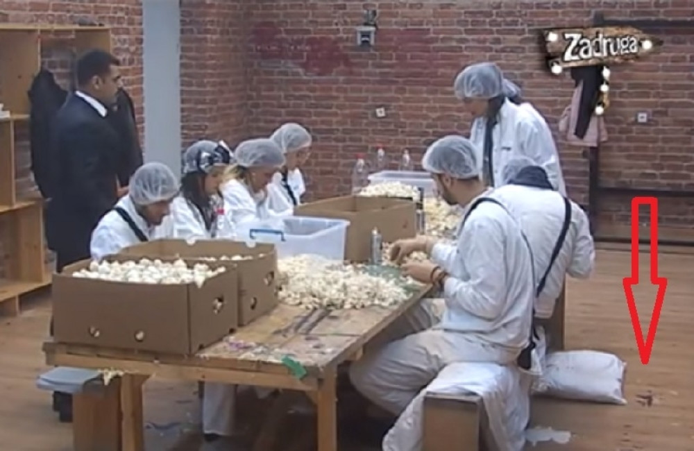 Krunićka uzela nož, pa se posekla! Otkinula pola prsta, KRV CURELA svuda