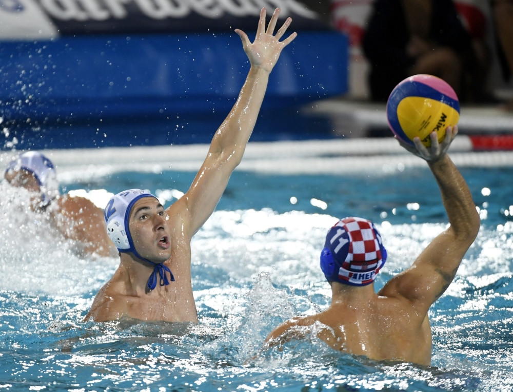 Hrvati NASTAVLJAJU PO STAROM: Srpski vaterpolisti NISU BAŠ MORALI da šetaju Splitom u tim trenerkama!