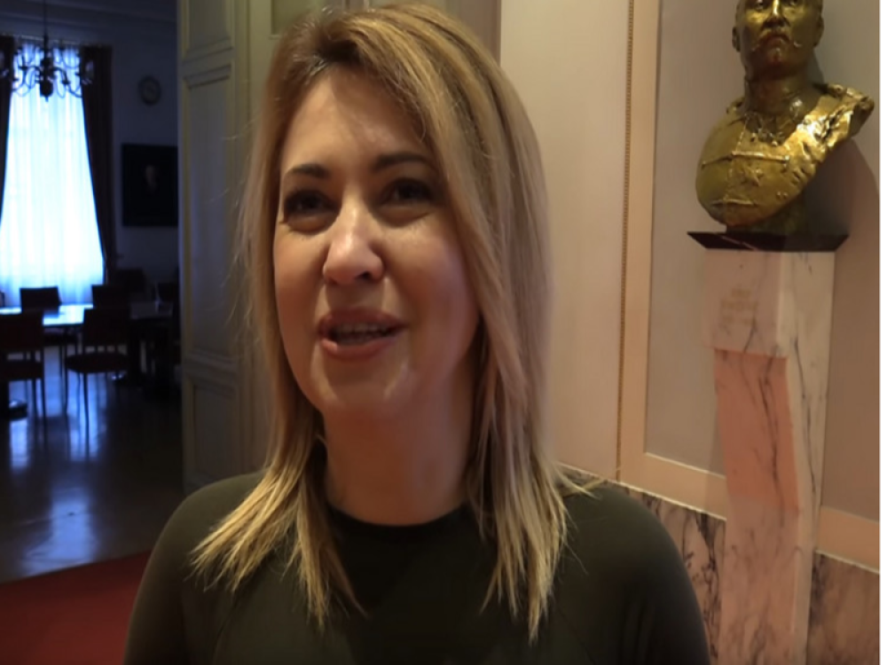 Bivša hrvatska potpredsednice Vlade se zaljubila u konobara iz Srbije! (FOTO)