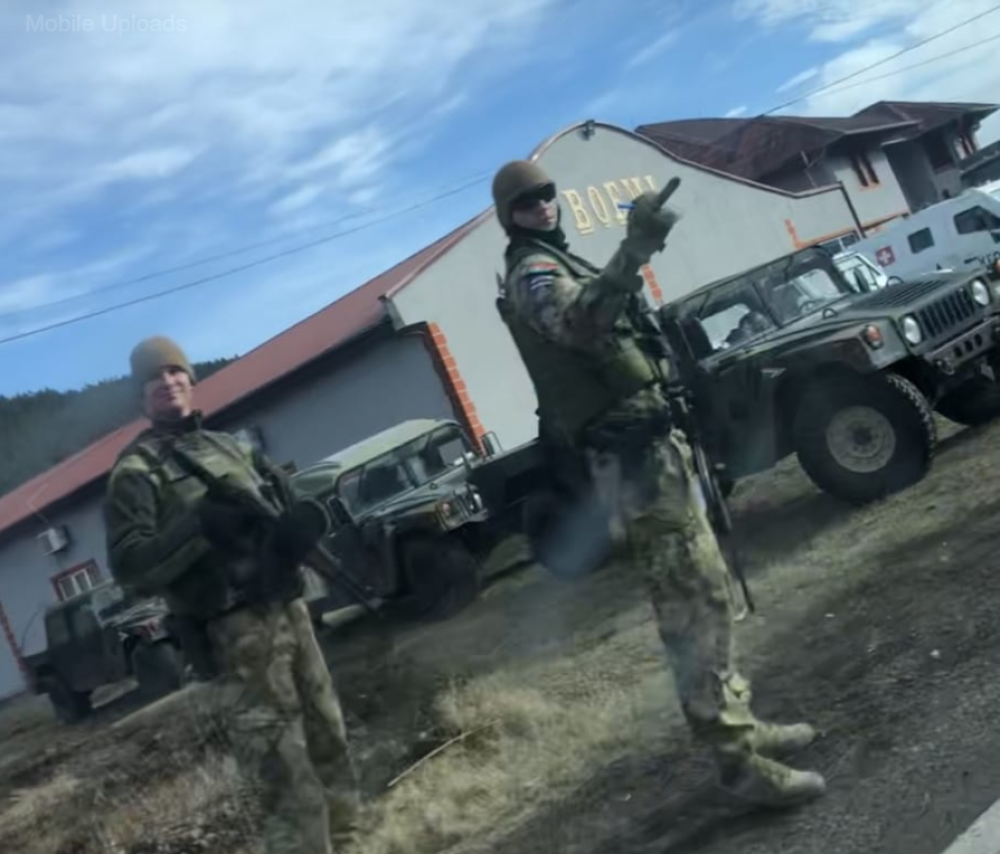 Vojnik Kfora brutalno izvređao Srbe, skandal na Kosovu! (FOTO)