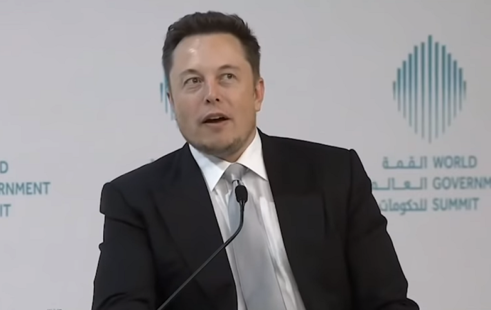 "Ne sviđaju mi se tvoje cipele, letiš iz firme! Parfem ti je jak, dobićeš otkaz!"