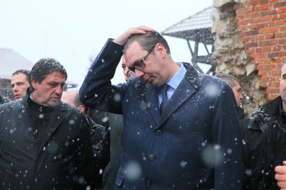 Nakon predsednikovog sinoćnjeg obraćanja usledio BRUTALAN NAPAD!