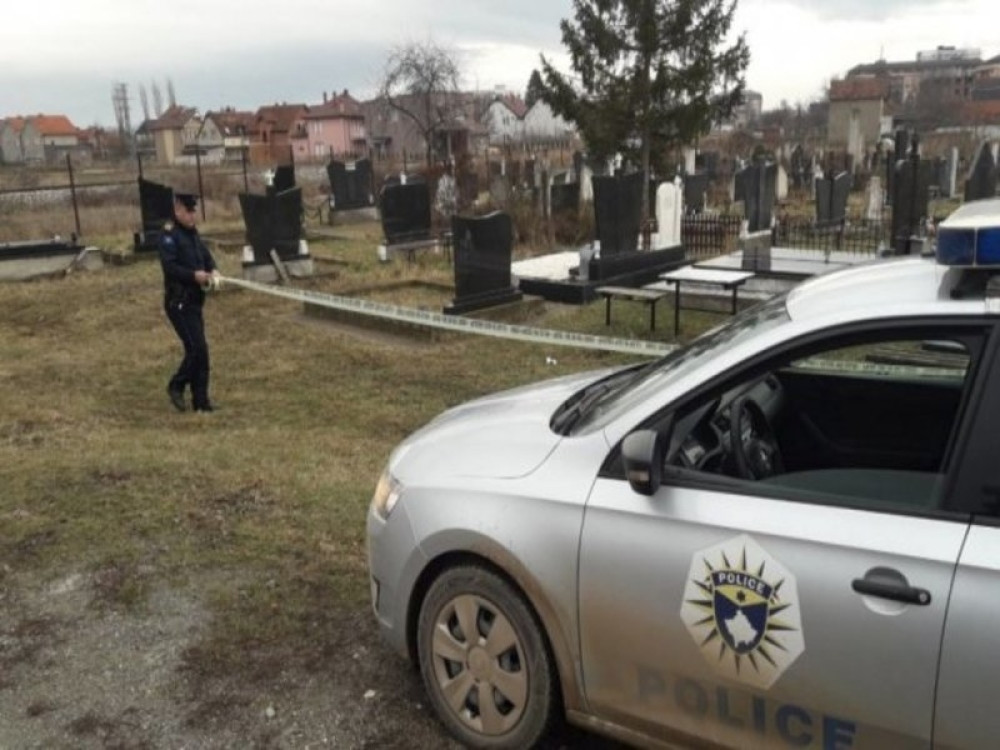 Srbi obišli groblja u Lipljanu i naišli na morbidne scene!