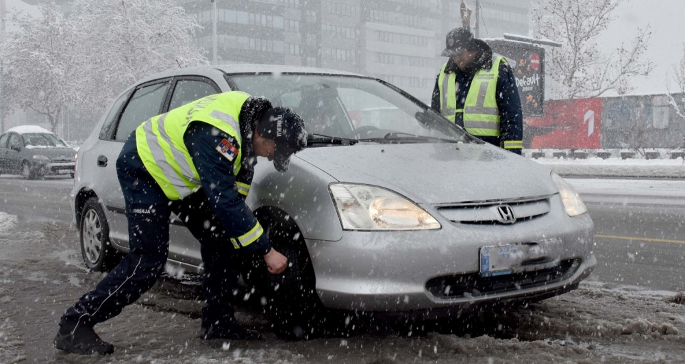 Ako ovo nemate na vozilu, platićete 20.000 dinara, a možete otići i u zatvor!