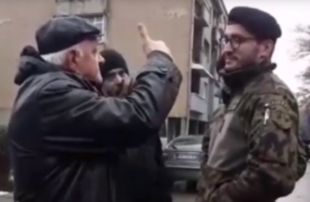 Dragomir iz Kosovske Mitrovice zaustavio Kforovca, pa mu održao lekciju života, snimak zapalio internet! (VIDEO)