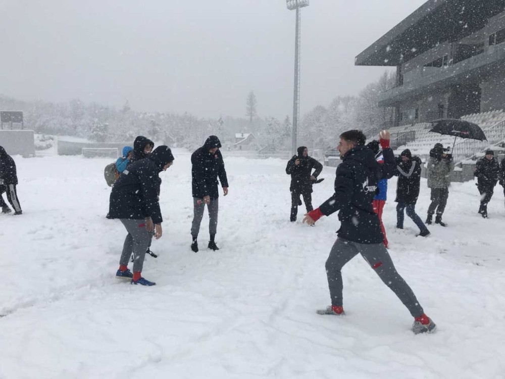 Pomeren meč, Čuka i Zvezda od 19 sati na Brdu