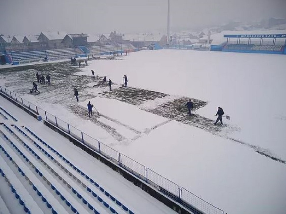Jedino u Surdulici moglo da se igra, Radnik pobedio Bačku