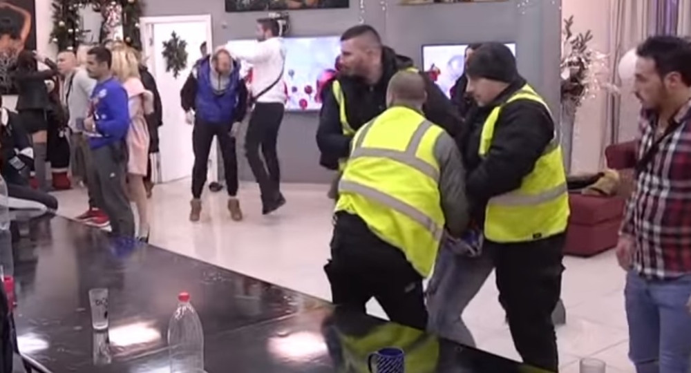 Tuča u Zadruzi: Zerina polila Aleksandru, a onda su Miki i Mića nasrnuli na nju! Sve zbog priče o SILOVANJU!