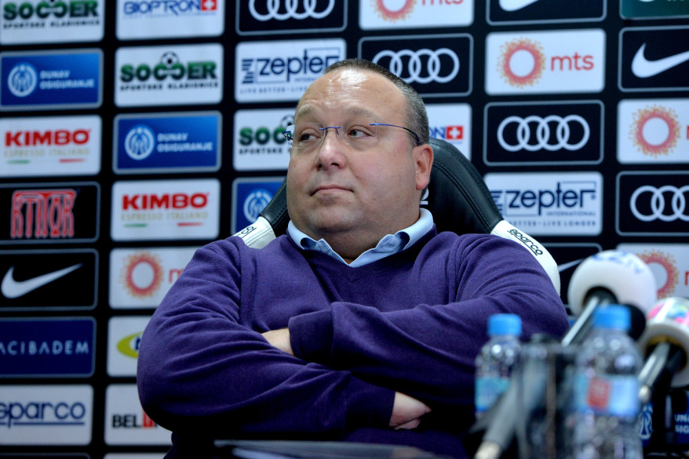 Pripadnicima crveno-bele džamahirije poručuje: "Smrt će vas kazniti, kradite još dok ste mladi!"