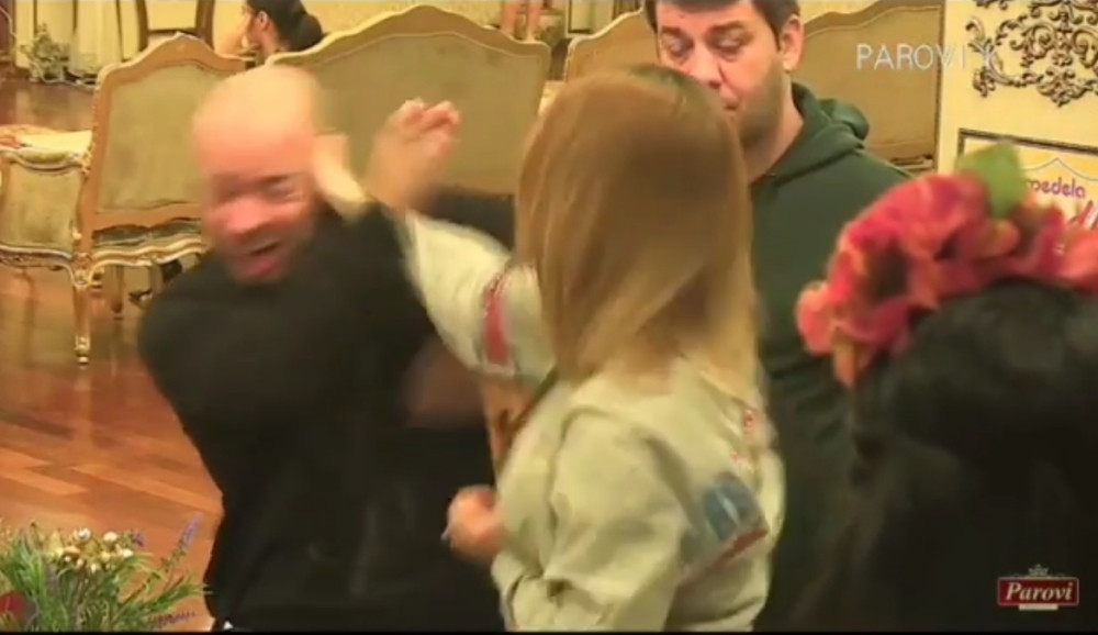 Prvo ga šamarala Marinkovićeva devojka, a onda ga on dokrajčio! DISKVALIFIKACIJA (VIDEO)