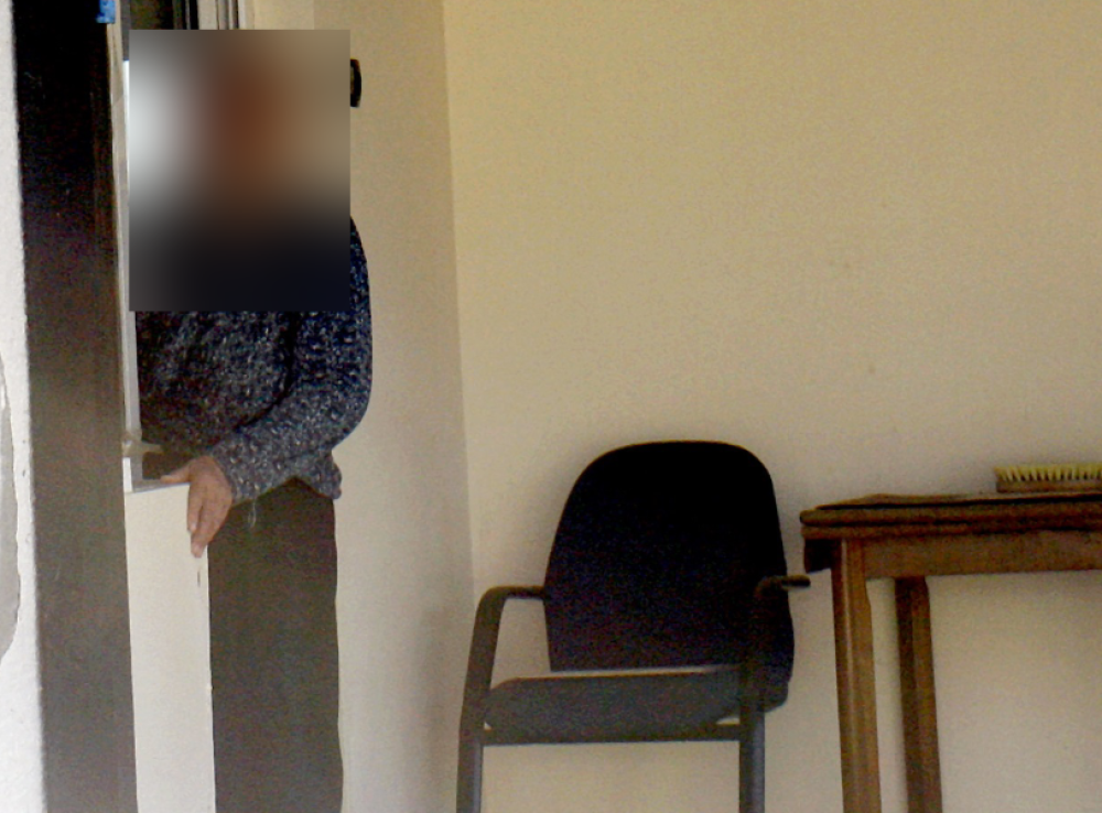 "Živim sa mužem i njegovima u njihovoj porodičnoj kući, ali sa dedom mi je najbolje! Iskusan je i ima..."