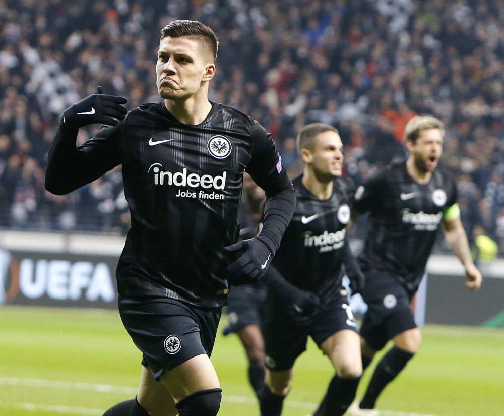 Jović u pobedi Ajntrahta nad Frajburgom postigao 13 gol u Bundesligi!