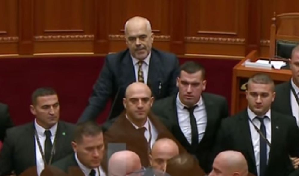 Edi Rama optužio albanskog predsednika Metu i poručio mu: " Dolivaš ulje na vatru, izbora 30. juna će biti"