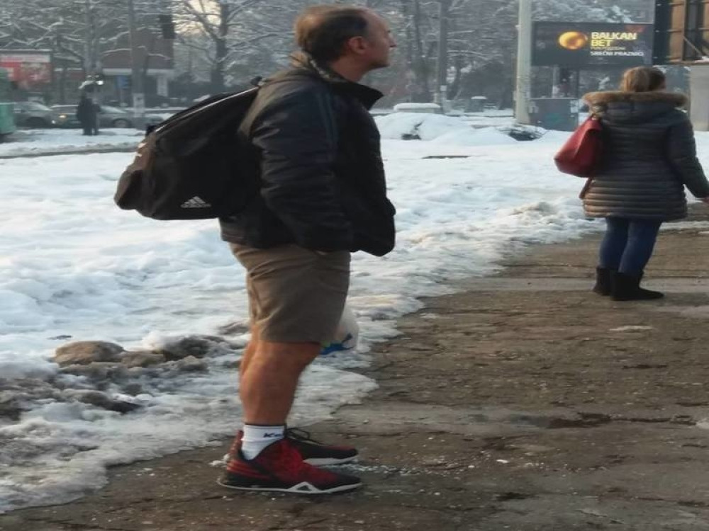 Dok se cela Srbija smrzava, ovaj Beograđanin uživa!