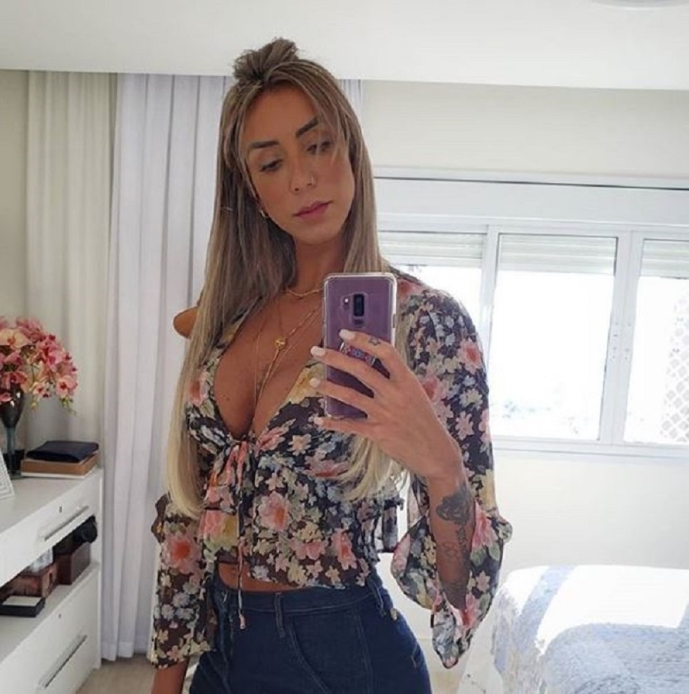 Najseksi odbojkašica sveta poznata po PROVOKATIVNIM SLIKAMA, pokazuje kako ORALNO ZADOVOLJAVA MUŽA! (FOTO)