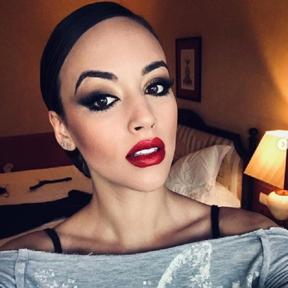 Ona je nova u Breninom tipu, a muškarci kidaju na nju! (FOTO)