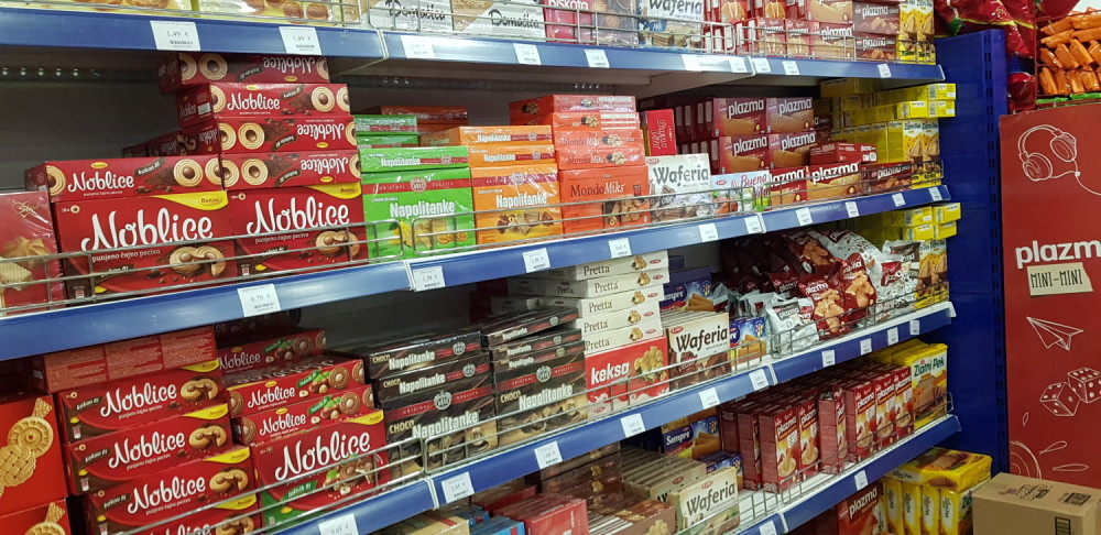 Zbog taksi šiptarskih vlasti bune se čak i Albanci! HLEB JE NA KOSOVU POSTAO LUKSUZ!