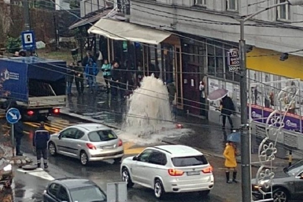 Voda je liptala na sve strane, a onda se u roku od pola sata situacija potpuno izmenila!