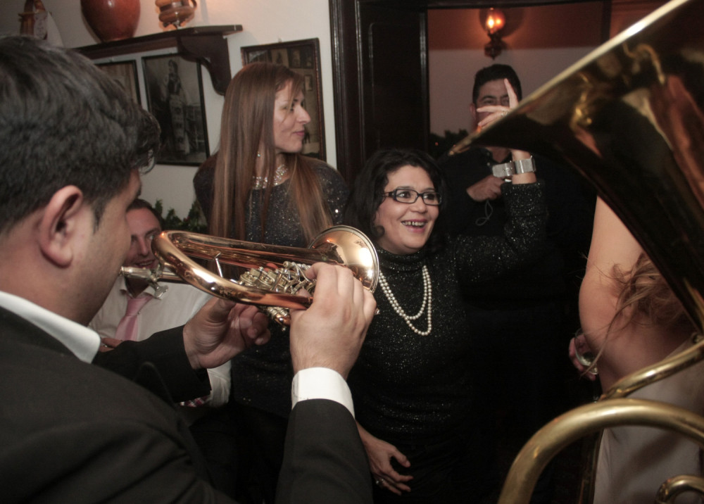 BDENJE NAD MRTVAČKIM SANDUKOM: Jezivi običaji za Novu godinu u Srbiji o kojima bruji cela zemlja!