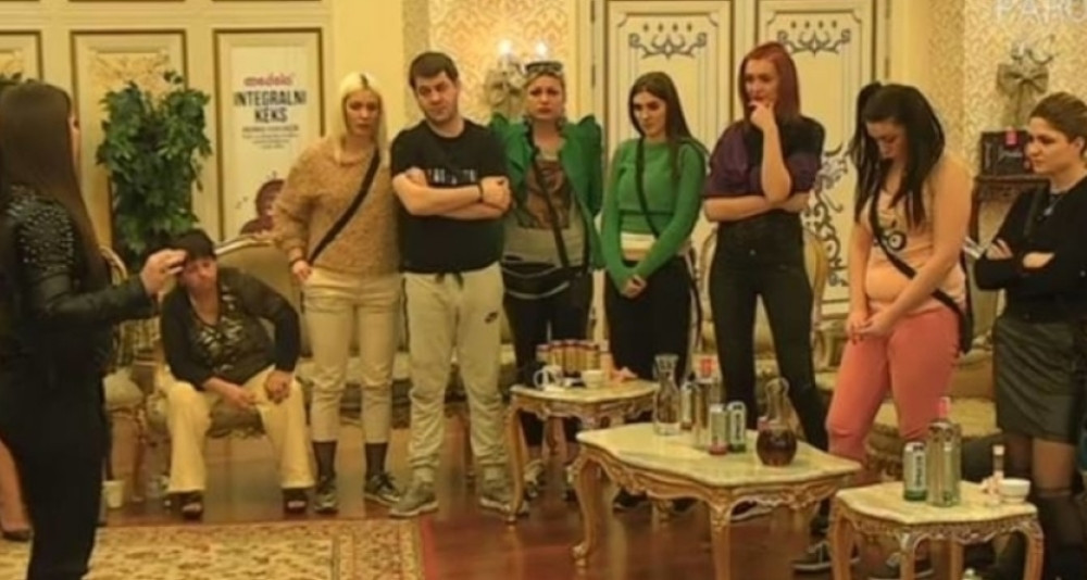 Prvo je ONA izbačena iz Parova, a onda je usledio šok! Produkcija takmičarki priredila HLADAN TUŠ!