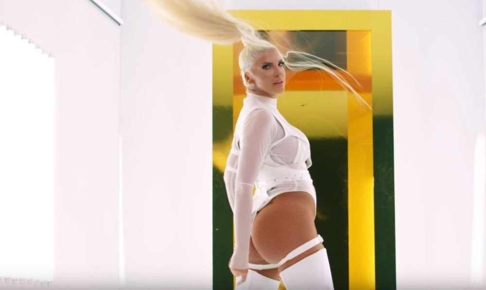 Pljuvali je na sav glas, a kada su je videli uživo, uplašili se i pobegli!