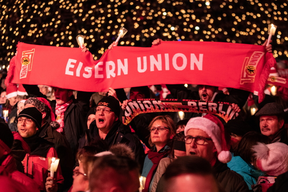 Na stadionu Union Berlina 30.000 navijača pesmom PROSLAVILO BOŽIĆ! (VIDEO)