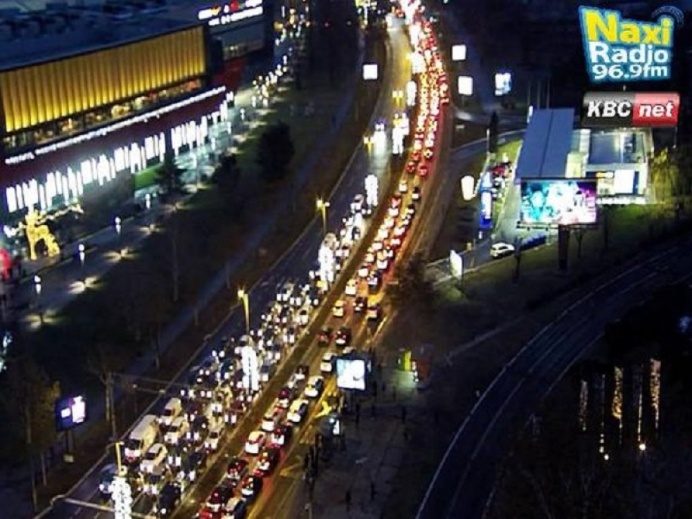 Pretpraznična atmosfera, popodnevni špic... Doći do centra grada ogroman je uspeh!