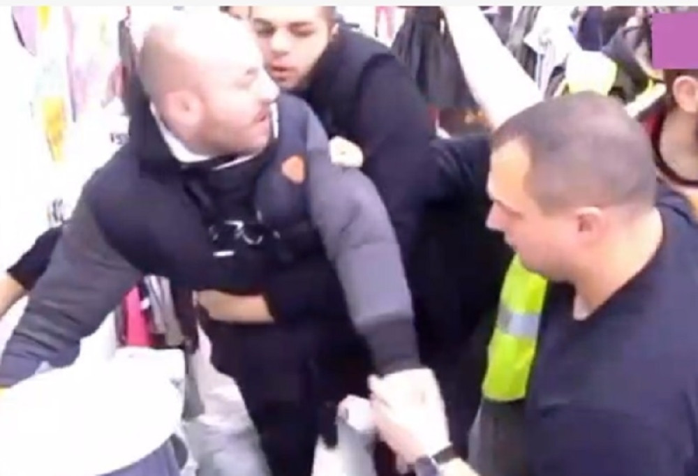 Pojavio se NECENZURISANI SNIMAK CELE TUČE! Ovaj detalj niko nije video! Ugrizao ga za ruku, a onda...