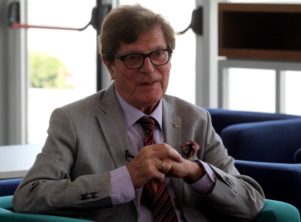 "Pa čekajte, da Mika dobije Vukovu nagradu? Koje su to kontrole?"